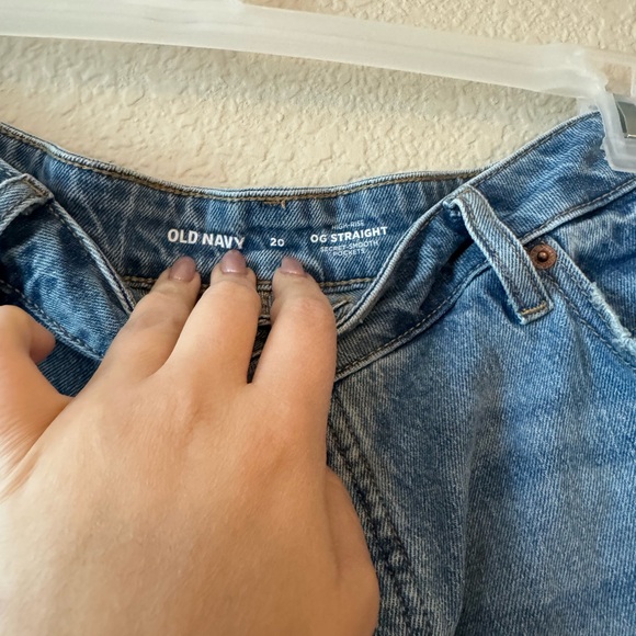 Old navy plus size distressed High rise OG straight jean shorts. Size 20 - Picture 5 of 10